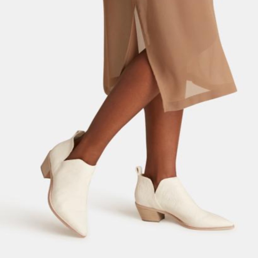 Dolce Vita White Booties size 8.5 NEW